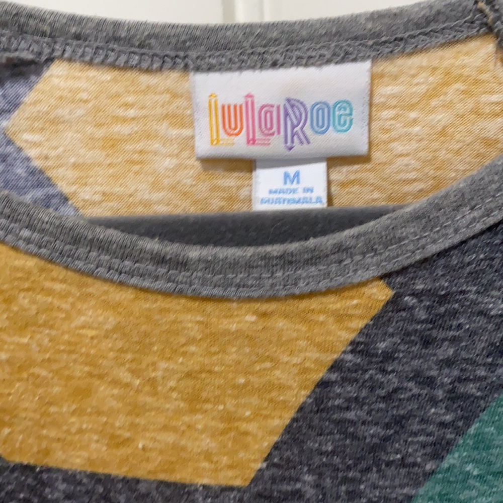 LuLaRoe Randy Top, gently worn - Picture 2 of 2